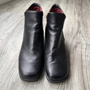 Santana Canada‎ Side Zip Black Ankle Boot Size 10